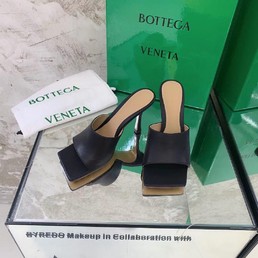 Босоножки Bottega Veneta черные