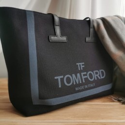 Женская сумка Tom Ford черная 37x17