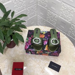 Женские кожаные шлепанцы Dolce&Gabbana зеленые