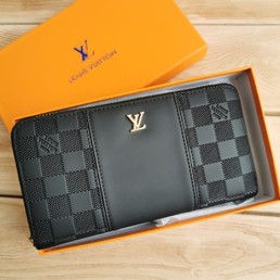 Кожаный кошелек Louis Vuitton черный