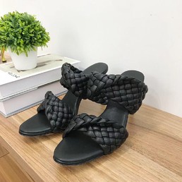 Босоножки Bottega Veneta кожаные черные