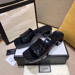 Резиновые шлепанцы Gucci черные