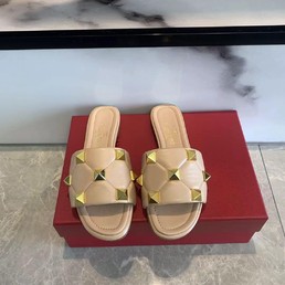 Женские шлепанцы Valentino бежевые