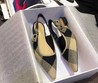 Женские туфли Christian Dior 2021 бежевые с черным