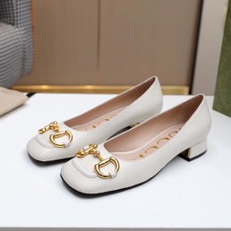 Женские кожаные туфли Gucci белые