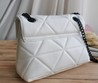 Женская кожаная сумка Prada белая 23x16