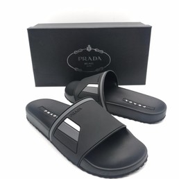 Мужские шлепанцы Prada 2021-2022 черные с серым