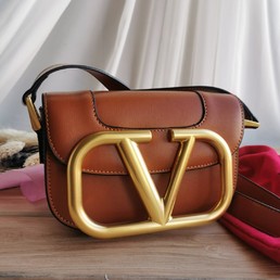 Женская сумка Valentino Garavani коричневая 20Х13