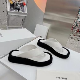 Женские шлепанцы через палец The Row белые