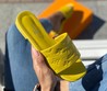 Шлепанцы Louis Vuitton 2021-2022 узор Monogram желтые