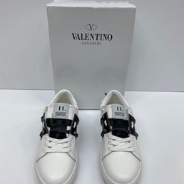 Женские кроссовки Valentino белые