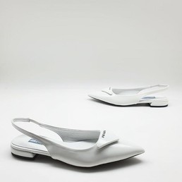 Женские туфли Prada 2021-2022 белые