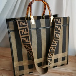 Сумка Fendi коричневая с черным 40х35