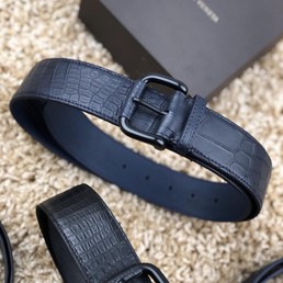 Мужской ремень Bottega Veneta синий из кожи крокодила