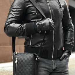 Сумка-планшет Louis Vuitton кожаная черная шашка
