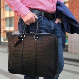 Мужской портфель Louis Vuitton черный из кожи крокодила
