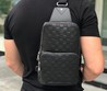 Мужская сумка-слинг Louis Vuitton кожаная черная