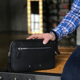 Барсетка Louis Vuitton кожаная черная