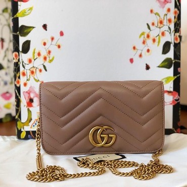 Женская сумка Gucci Marmont бежевая