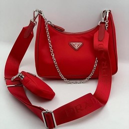 Женская сумка Prada Re-Edition 2000 красная