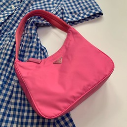 Женская сумка Prada Re-Edition 2000 розовый текстиль