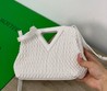 Женская сумка Bottega Veneta Point Mini кожаная белая