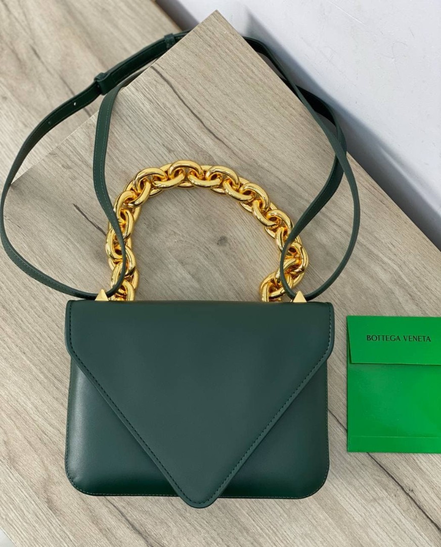 Женская сумка Bottega Veneta Mount кожаная темно-зеленая