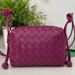 Женская сумка Bottega Veneta Loop кожаная бордовая