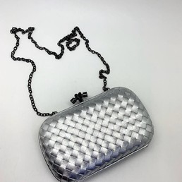 Женская сумка-клатч Bottega Veneta Intreccio Knot серебристая