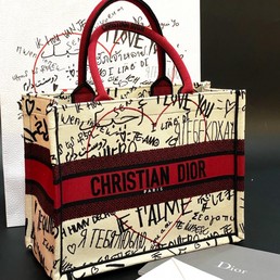 Женская сумка-тоут Christian Dior Book Tote Dioramour Graffiti молочная с надписями
