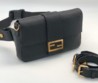 Женская поясная сумка Fendi Baguette кожаная черная