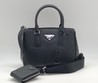 Женская сумка Prada Re-Edition 2000 кожаная черная