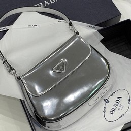 Женская сумка Prada Cleo кожаная серебро