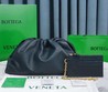 Женский клатч pouch Bottega Veneta черный