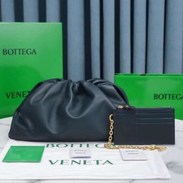 Женский клатч pouch Bottega Veneta черный