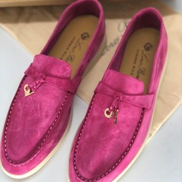 Женские лоферы Loro Piana ярко-розовые замшевые