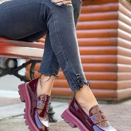 Женские лоферы Alexander McQueen бордовые кожаные