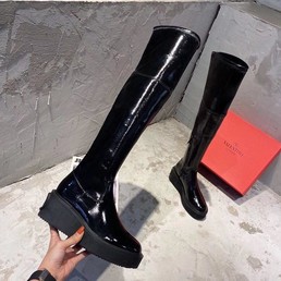 Женские ботфорты Valentino черные кожаные лакированные