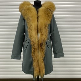 Зеленая парка с мехом лисы 95 см