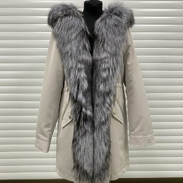 Молочная парка с мехом чернобурки 95 см