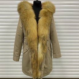 Бежевая парка с мехом лисы 95 см