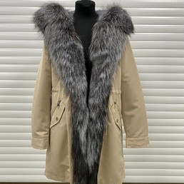 Бежевая парка с мехом чернобурки 95 см