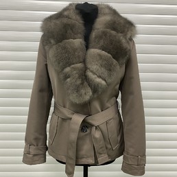 Бежевый тренч с мехом песца (Бежевый)