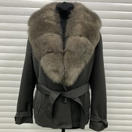 Черный тренч с мехом песца (Бежевый)