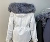 Белая парка с мехом чернобурки 75 см