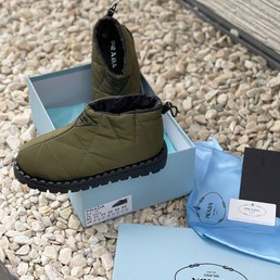 Женские ботинки Prada зеленые из нейлона