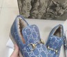 Женские лоферы Gucci 2021 голубые на овчине