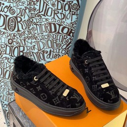 Женские зимние кеды Louis Vuitton черные замшевые