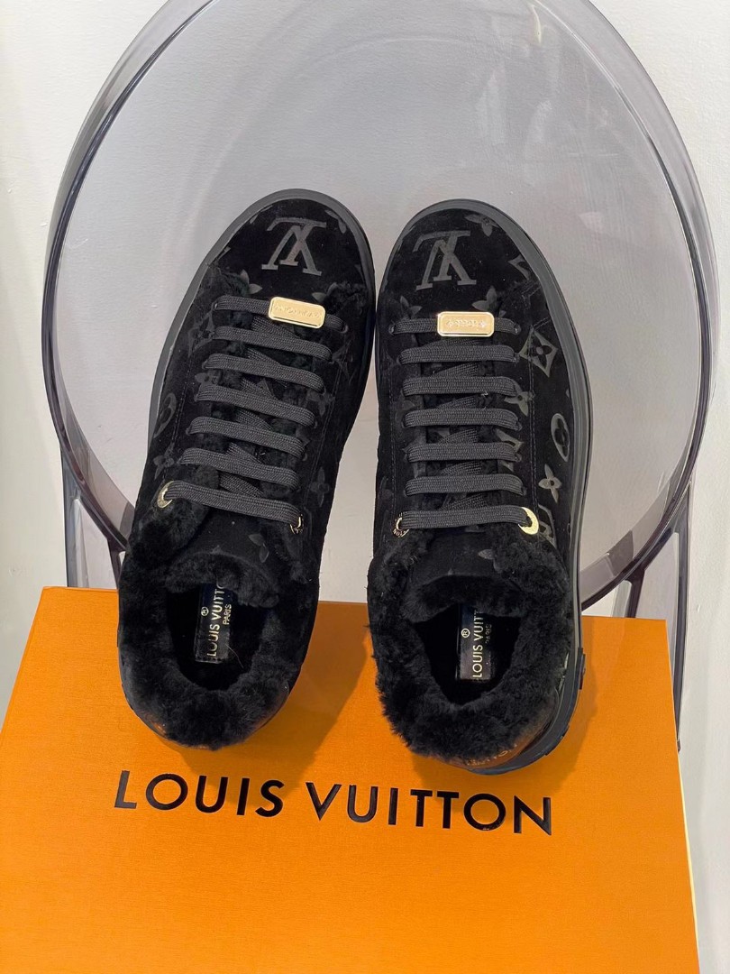 Женские зимние кеды Louis Vuitton черные замшевые