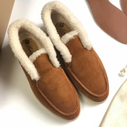 Женские лоферы Loro Piana коричневые на овчине